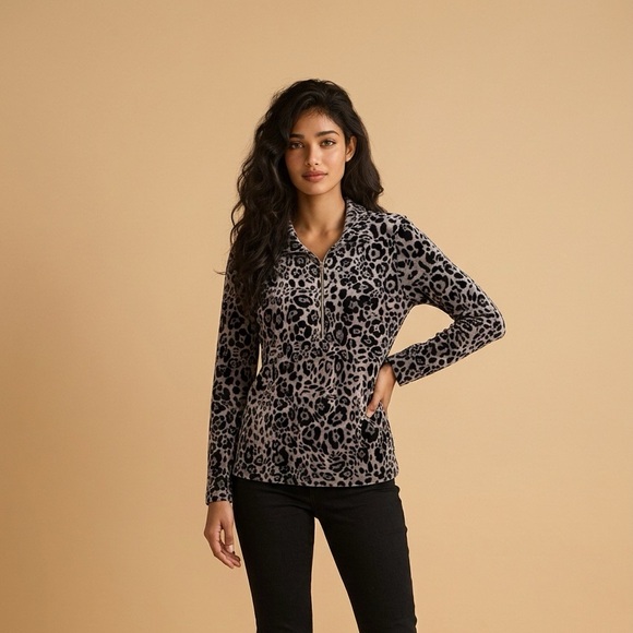 Jones New York Sport, Women’s 1/4 Zip, Leopard Print, So Soft Velour Top Size S - Picture 3 of 6